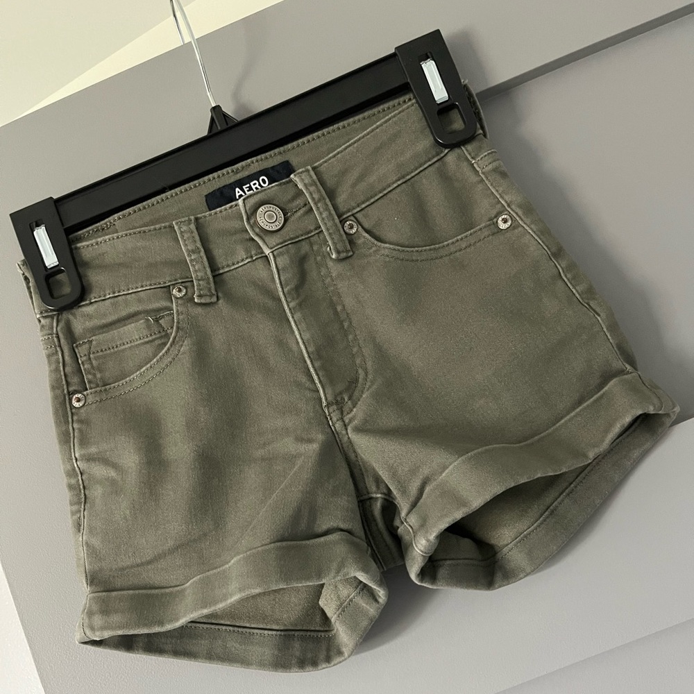AERO olive High-rise MIDI shorts